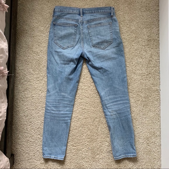 GAP Distressed Best Girlfriend Jeans - Picture 3 of 4